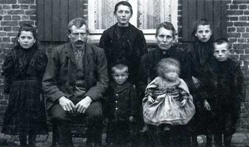 Het gezin Bonduel rond 1908. 