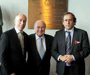 Kisteleki, Blatter en Platini.