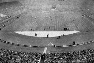 Het Wembley stadion tijdens de wedstrijd.