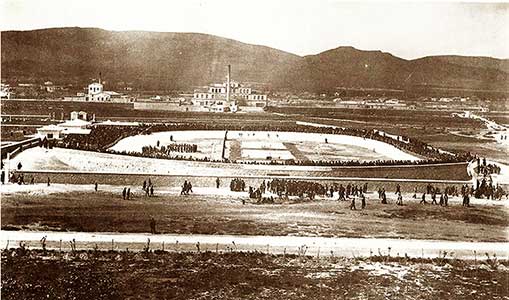 De Neo Phaliron Velodrome in Athene waar in 1906 alle voetbalwedstrijden gespeeld werden.