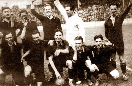 De Belgische ploeg na de finale op de Spelen van 1920 in Antwerpen.