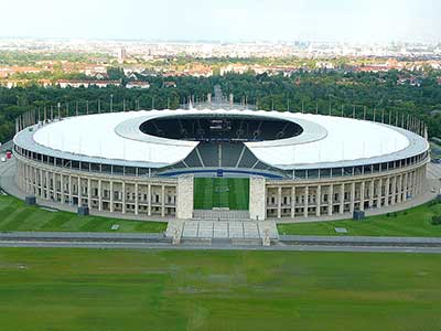 Het vernieuwd Olympisch Stadion in Berlijn, waar de finale werd gespeeld.