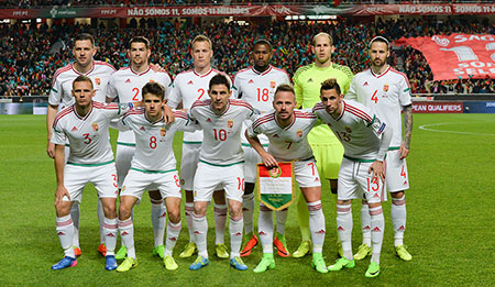 Het Hongaarse team voor de wedstrijd tegen Portugal.