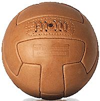 De officiële bal waarmee de Wereldbeker 1930 werd gespeeld, de T-Model.