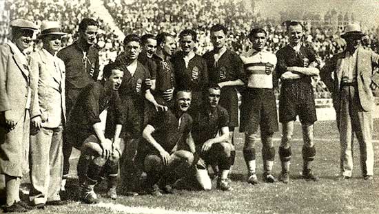 Het voetbalteam van Hongarije dat de wedstrijd speelde tegen Egypte: