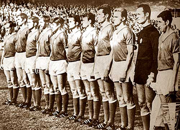 Het Hongaars nationaal elftal voor de wedstrijd tegen Tsjecho-Slowakije op 14-9-1969 (3-3).