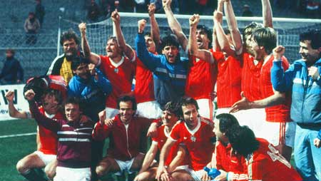 Hongarije-Oostenrijk 0-3: op 17 april 1985 kwalificeert Hongarije zich voor het WK 1986 in Argentinië.