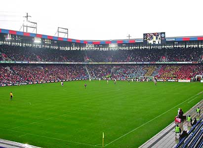 De openingswedstrijd werd gespeeld in het St. Jacob-Park Stadion in Bazel, Zwitserland.