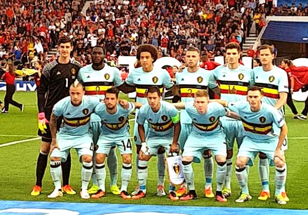 Het elftal van België voor de wedstrijd tegen Hongarije.