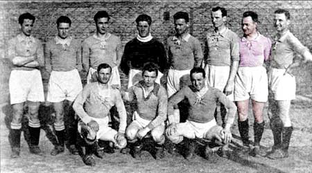 De ploeg van Újpest in de beginjaren '30 met Avar.