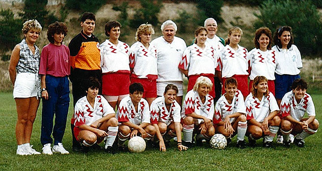 ...en met het team van 1. FC Meldetechnik-Femina ’93 in het seizoen 1995-1996.