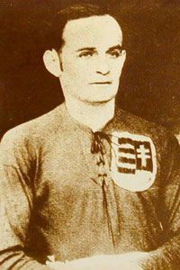 BLUM Zoltán als international.