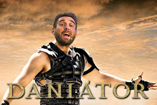 Böde Dániel als Gladiator.