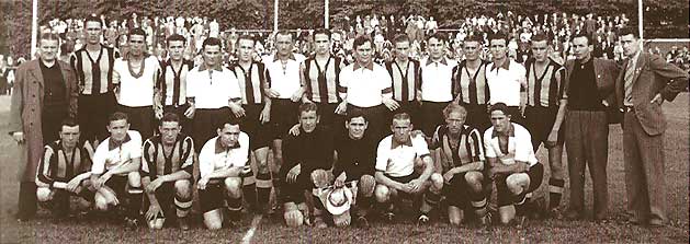 Hongaarse selectie voor de ploeg die op 4 november 1917 Oostenrijk met 1-2 versloeg in Wenen.