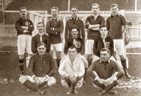 Domonkos met de Hongaarse ploeg op de O.S. 1912