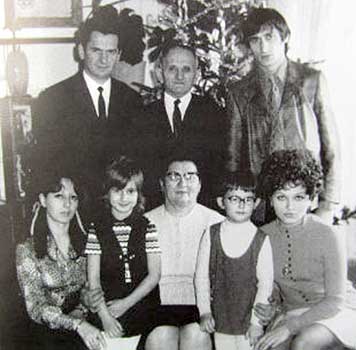 Foto van de familie Dujmov, die later de familienaam wijzigde in Dunai.