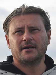 Duró József als trainer bij Vecsési FC.