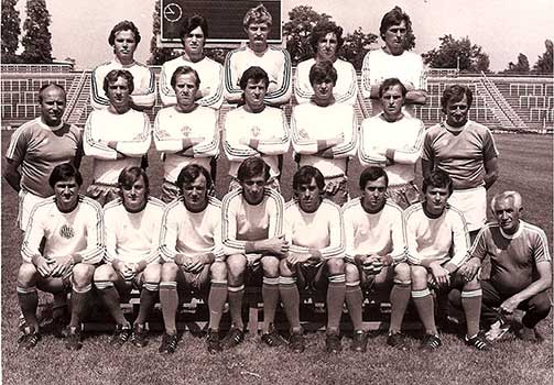 Ferencvárosi TC 1978-1979 met (bovenste rij, 2de van rechts) Esterházy Márton.