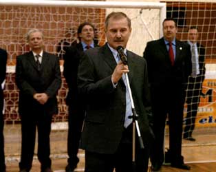 Garaba is nog steeds actief in het zaalvoetbal (Futsal). 