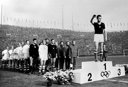 Op de Olympische Spelen 1964 in Tokio won Hongarije de Gouden Medaille.