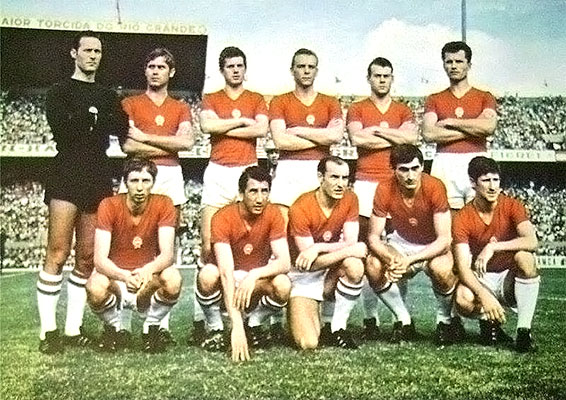 Göröcs János met het Hongaars nationaal team op tournee in Zuid-Amerika in 1969.