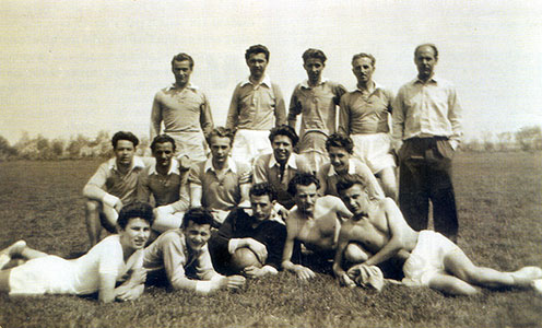 Het Hongaarse spelersteam van DSS jaren vijftig.