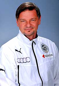 Horváth Ferenc als trainer van Gyõri ETO FC. 