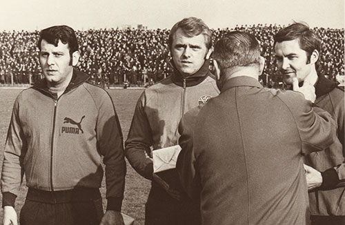 Ihász Kálmán (rechts) naast Farkas Janós en Mészöly Kálmán bij hun gezamenlijk afscheid in februari 1974. 