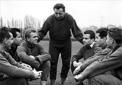 Illovszky met zijn spelers.
