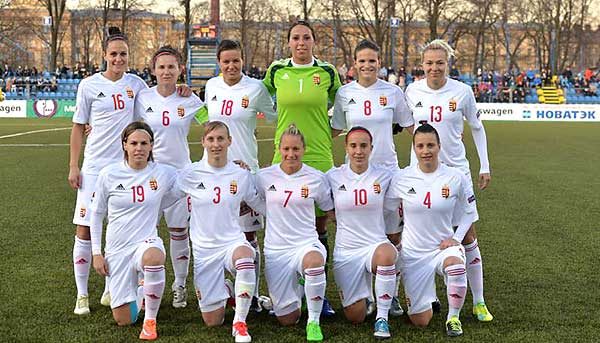 De nationale ploeg van Hongarije op 12 april 2016 bij een wedstrijd tegen Rusland (3-3).