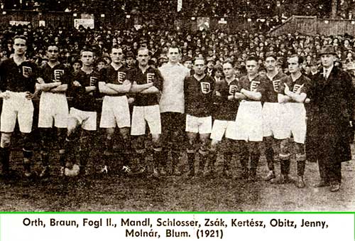 Het Hongaars Olympisch elftal 1921 voor de wedstrijd Hongarije-Zweden 4-2 op 4 6 november 1921.