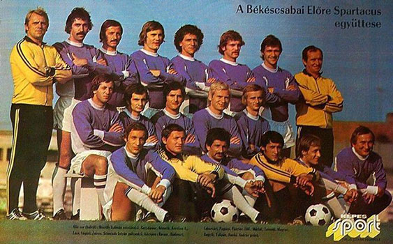 Kerekes Attila (4de van links staande) met Békéscsabai Előre Spartacus SC in 1977.
