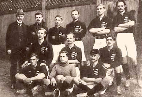 De Hongaarse ploeg die op 2 mei 1909 in Wenen tegen Oostenrijk speelde (winst 3-4):