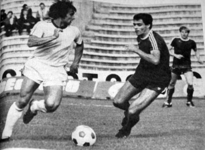 Kovács in de aanval tijdens een wedstrijd tegen MTK.