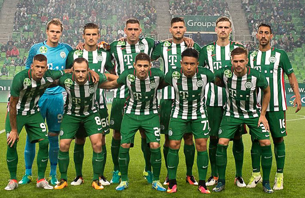 Lovrencsics Gergõ (vooraan 2de van links) met Ferencvárosi TC in juli 2016.