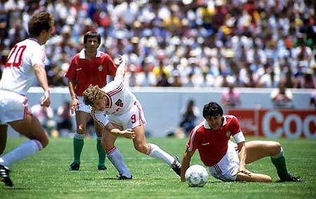 Nagy (rechts) tijdens de wedstrijd tegen de Sovjet-Unie op het WK 1986.