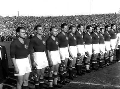 Het Hongaars nationaal team dat op 3 oktober 1948 een wedstrijd speelde tegen Oostenrijk.