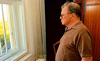 Een foto van Ferenc in zijn ziekenhuiskamertje (2005).