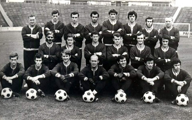 Rothermel (derde van links gezeten) met de Hongaarse selectie voor de Olympische Spelen in München in 1972.