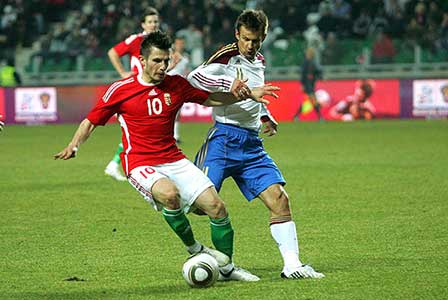 In actie tijdens een wedstrijd Hongarije-Rusland op 4 maart 2010. 