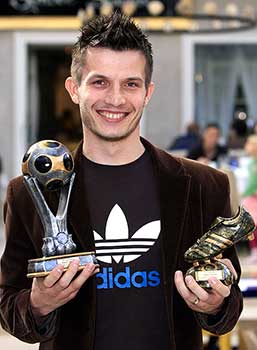 Rudolf met een paar trofeeën in 2009
