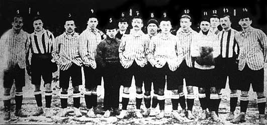 Het team van MTK op 8 september 1910.