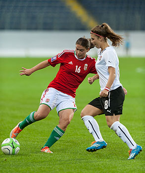 Szabó Boglárka in actie tijdens een interland in 2014.