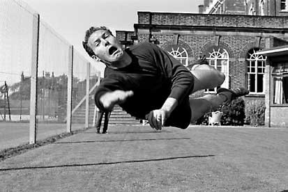 Szentmihályi Antal in volle concentratie op een training in Londen tijdens het WK 1966 in Londen.
