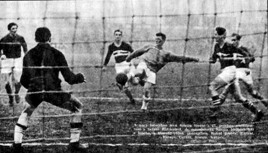 ijdens een wedstrijd in 1954 tussen Újpest Dózsa en Honvéd