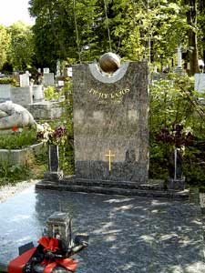 Het graf van Tichy Lajos.