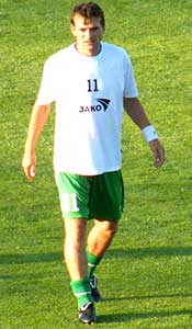 Tököli Attila bij Paks FC als trainer. 