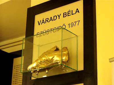 De Gouden Schoen in 1977 gewonnen door Várady Béla als topscorer in Hongarije met 36 doelpunten.