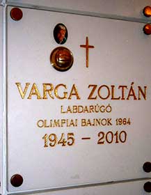 Het graf van Varga Zoltán in de crypte van de Szent István Bazilica. 