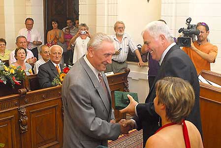 Várhidi Pál werd op 28 augustus 2015 in het stadhuis van Újpest als ereburger van de stad gehuldigd.